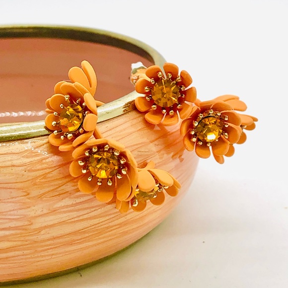 Vintage Mod Flower Earrings & Enamel Bracelet - Picture 8 of 15